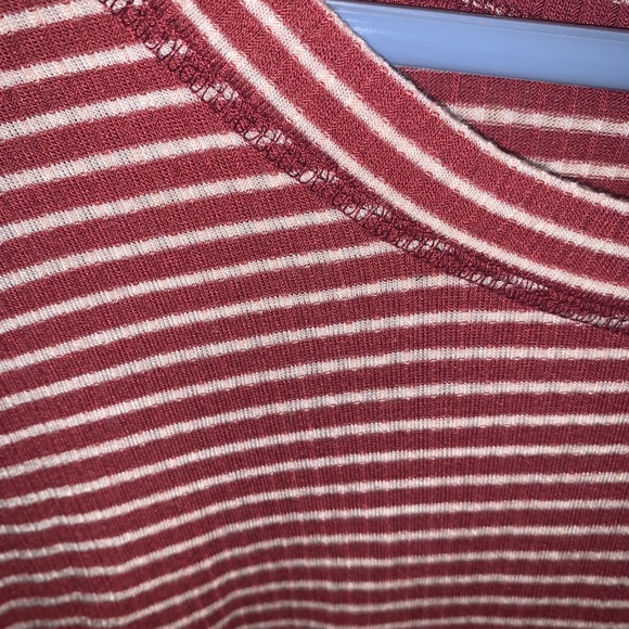 High-low Burgundy Striped Top - Picture 2 of 3